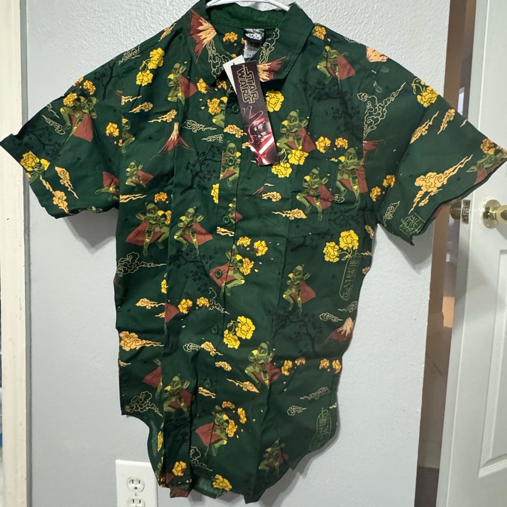 Star Wars Mandalorian Green Button Down Shirt, NEW with Tags, Medium